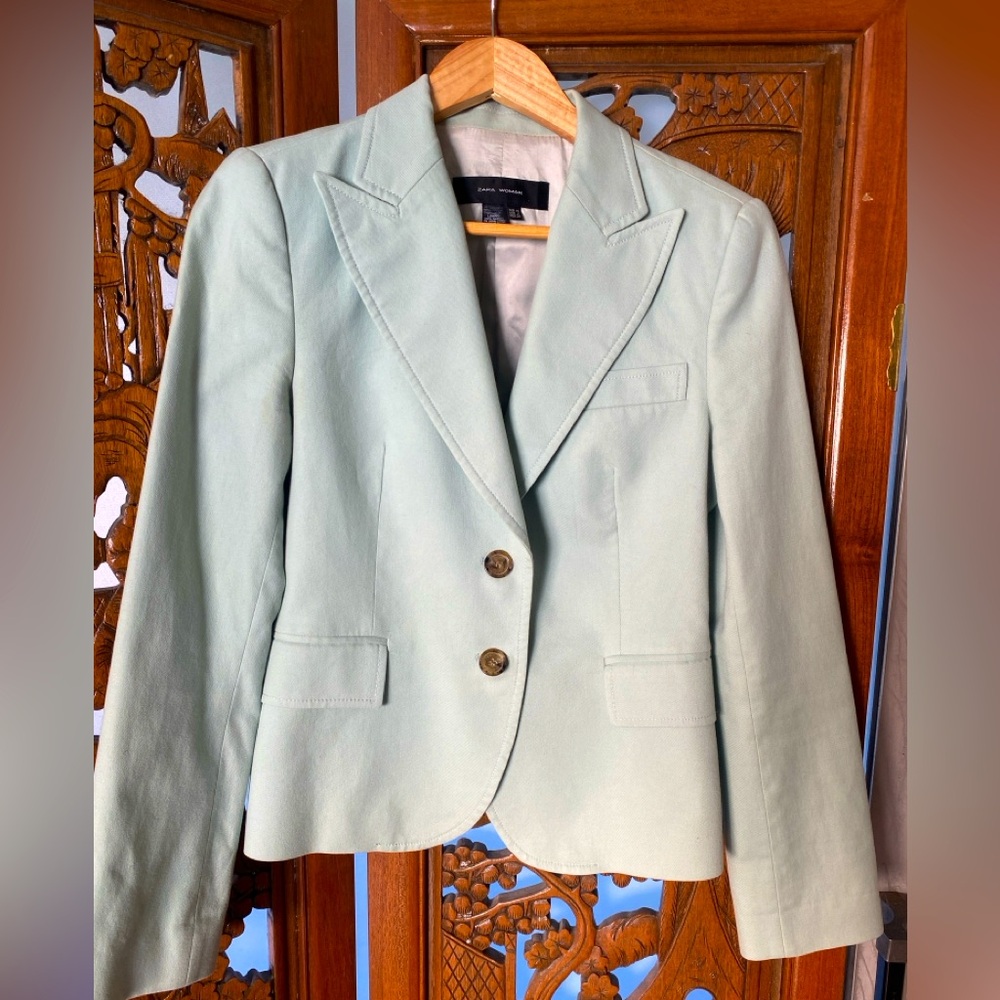 Zara Women’s Blazer size 6 light blue